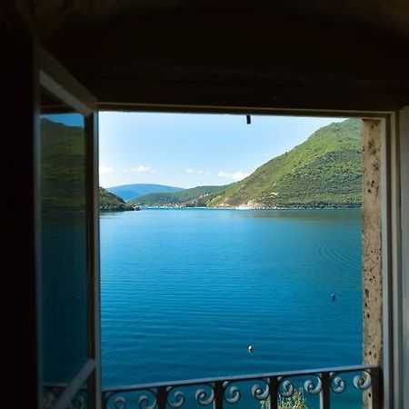 Apartment Waterline Perast Exterior photo